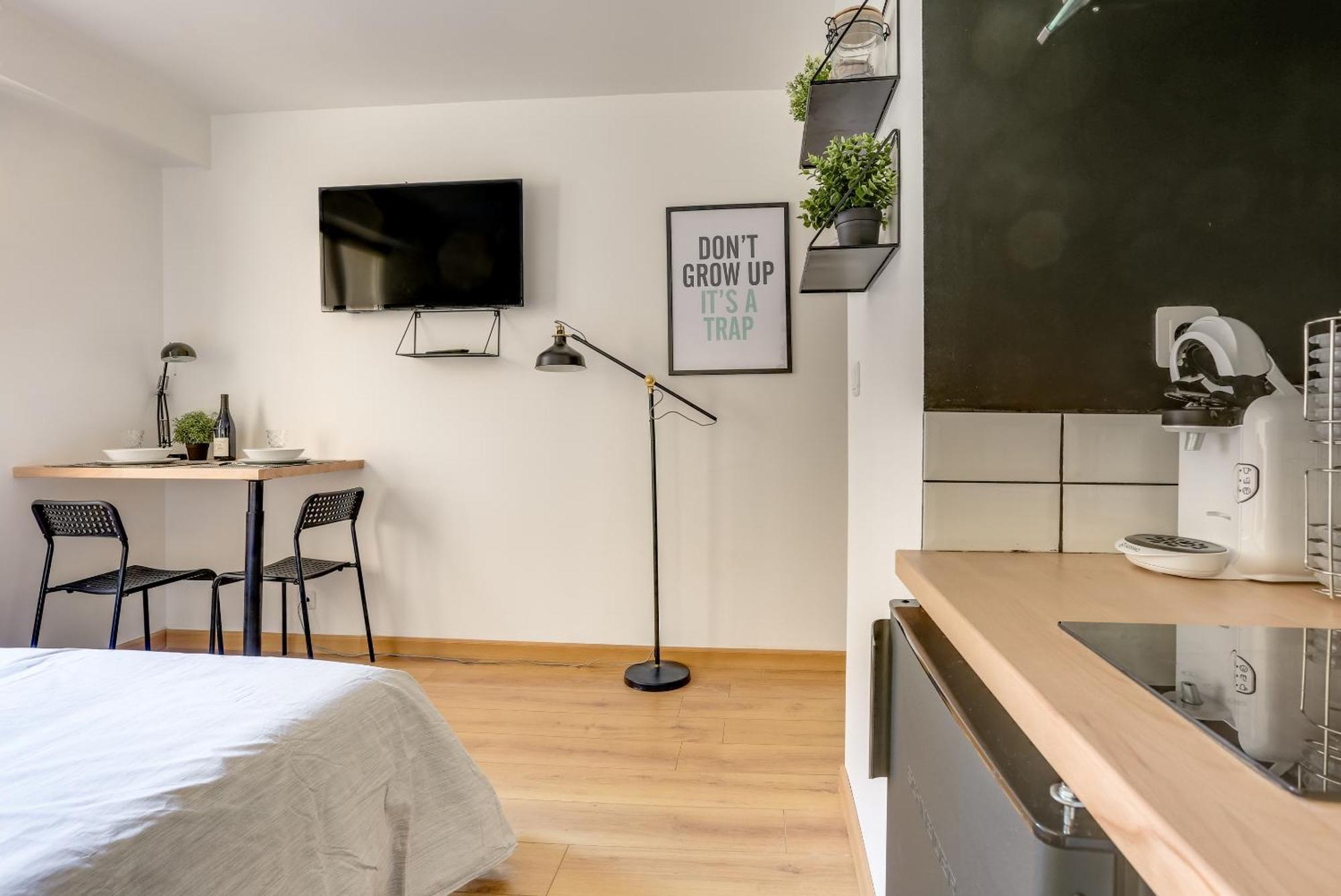 Suites Independantes Toutes Equipees Leopold Ou Carnot Nancy Esterno foto
